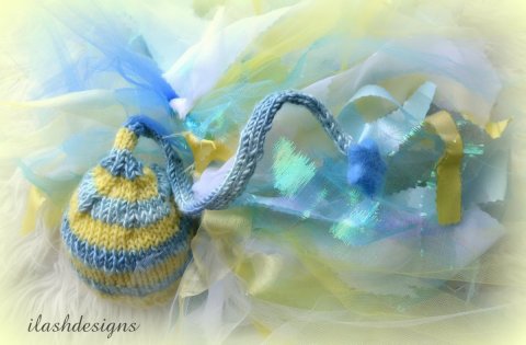 newborn photo prop, party banner, knit stocking hat, handspun yarn, yellow and blue yarn, felted stars